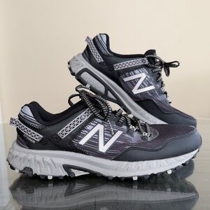 New Balance Charcoal & Light Gray Trail Hiking Shoes. Womens Size 7. All Terrain
